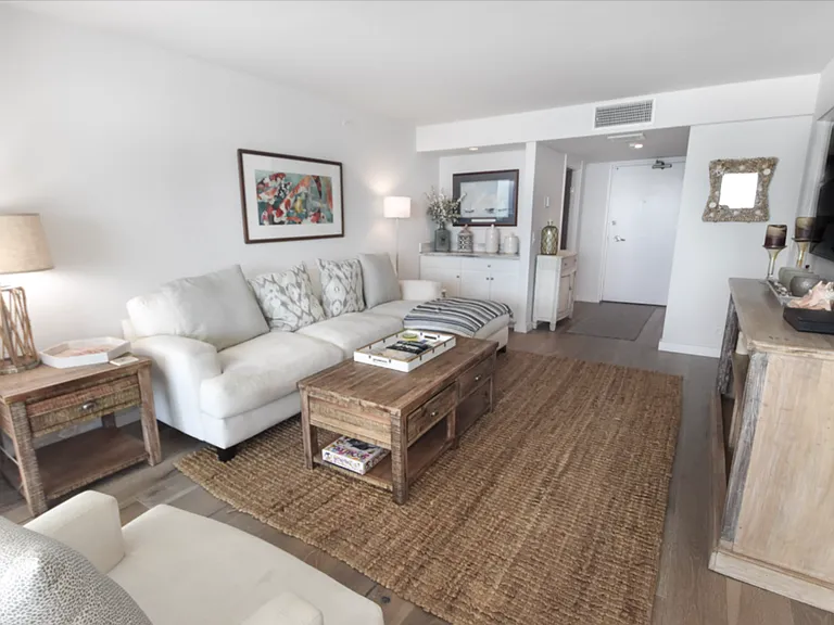 1780 Avenida Del Mundo #905 — Photo 4