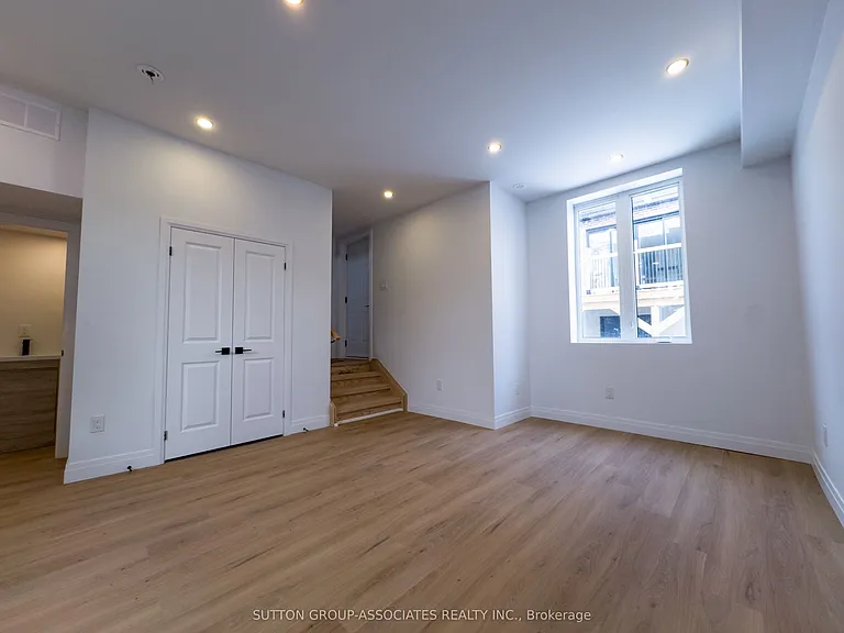 62 Hartley Ave — Photo 2