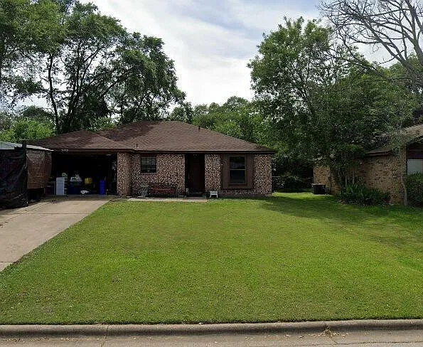 3210 Coastal Dr — Photo 1