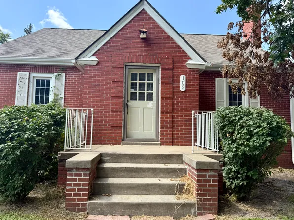 102 S West St, Valley, NE 68064