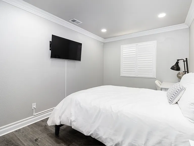 4302 Shetland Ln — Photo 20