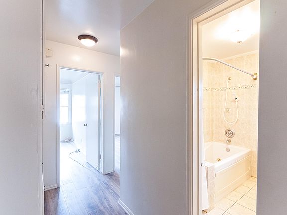 5th image of 5951 La Tijera Blvd