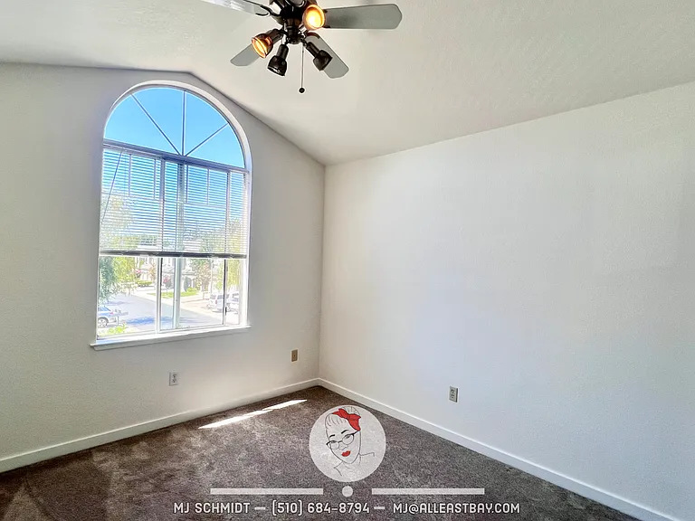 303 Sutton Cir — Photo 17