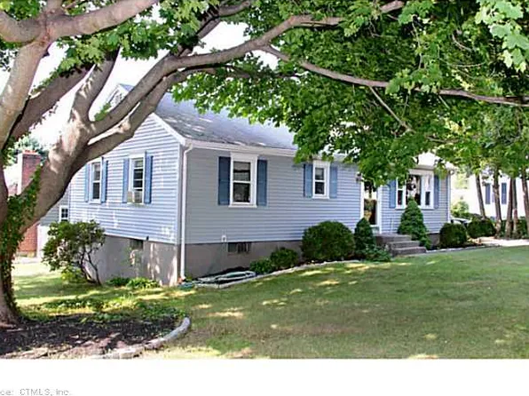 1070 Naugatuck Ave, Milford, CT 06461
