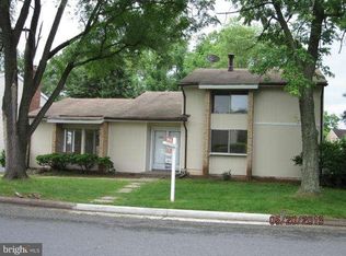 166 S Fox Rd, Sterling, VA 20164