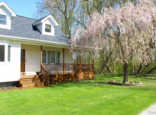 745 Locust Dr, Davison, MI 48423