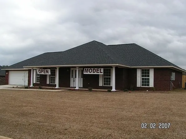 200 Sonya Dr, Enterprise, AL 36330