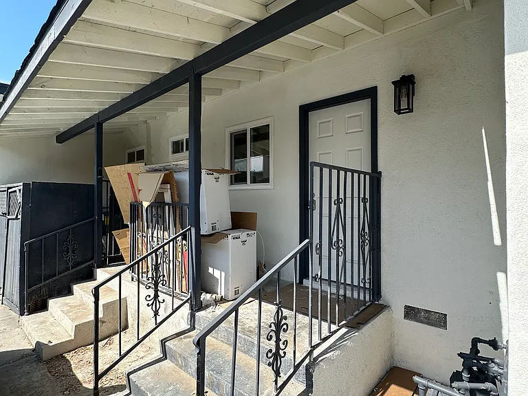 1222 W Shorb St #1 — Photo 8