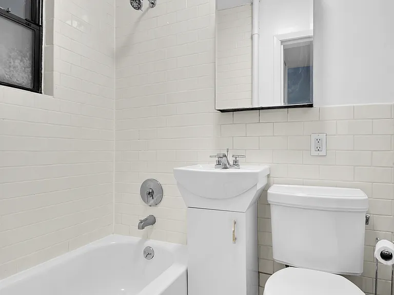 237 E 88th St #302 — Photo 8