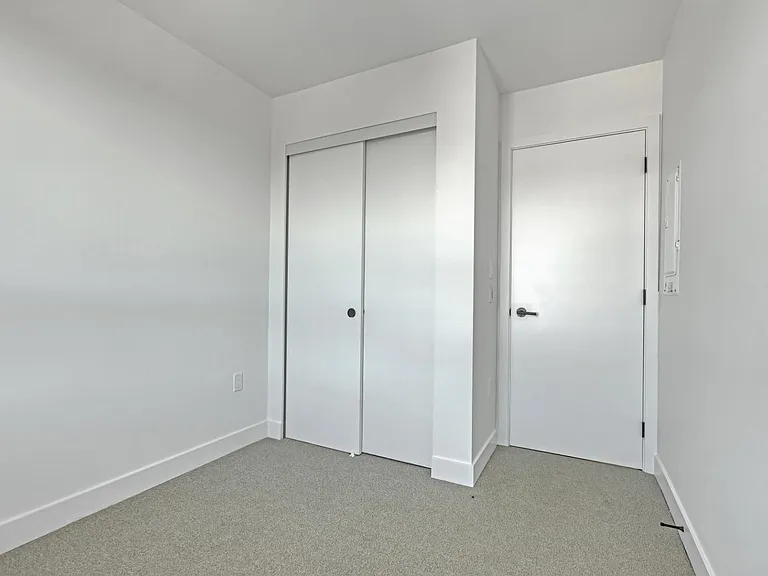 422 E 3rd St #401 — Photo 17