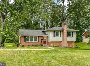 6415 Charnwood St, Springfield, VA 22152