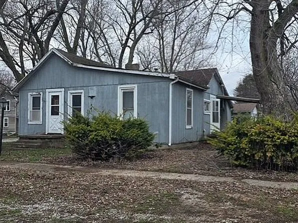 141 W 2nd St, Latham, IL 62543
