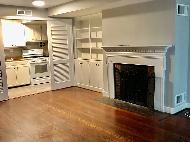 941 25th St NW — Photo 3