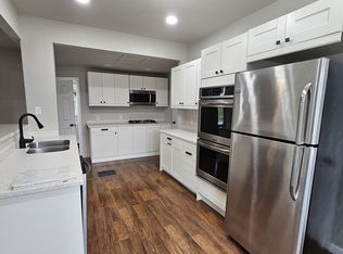 616 Anglo St, Dixon, IL 61021