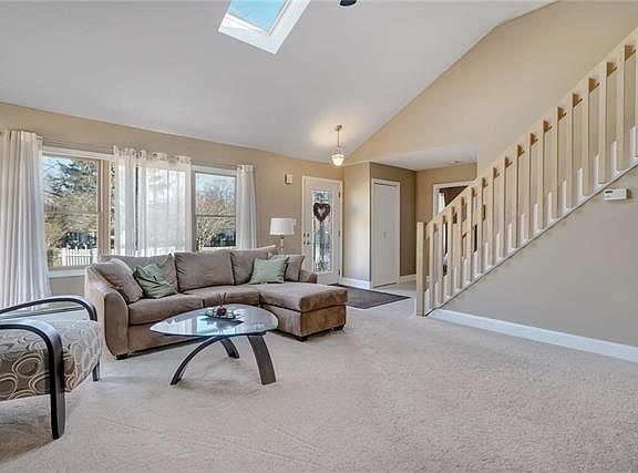 4th image of 53 Forest Ln