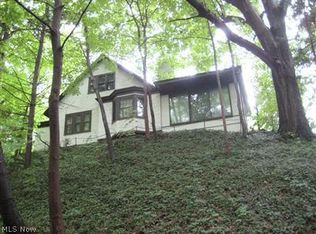 19700 Delaware Dr, Euclid, OH 44117