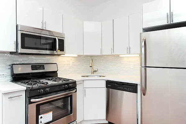 Rented by Bold New York | media 15