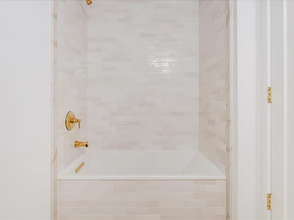 418 Monroe Street image 23 of 36