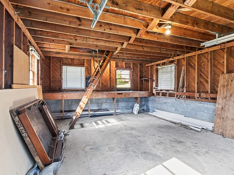 314 Crossway Rd — Photo 13