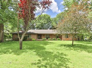 2205 S Meadowview Ave, Springfield, MO 65804