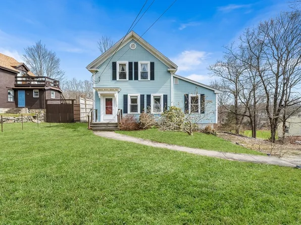 19 Walnut St, Plainville, MA 02762