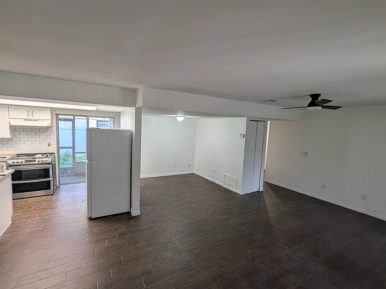 404 Boxwood Cir — Photo 12