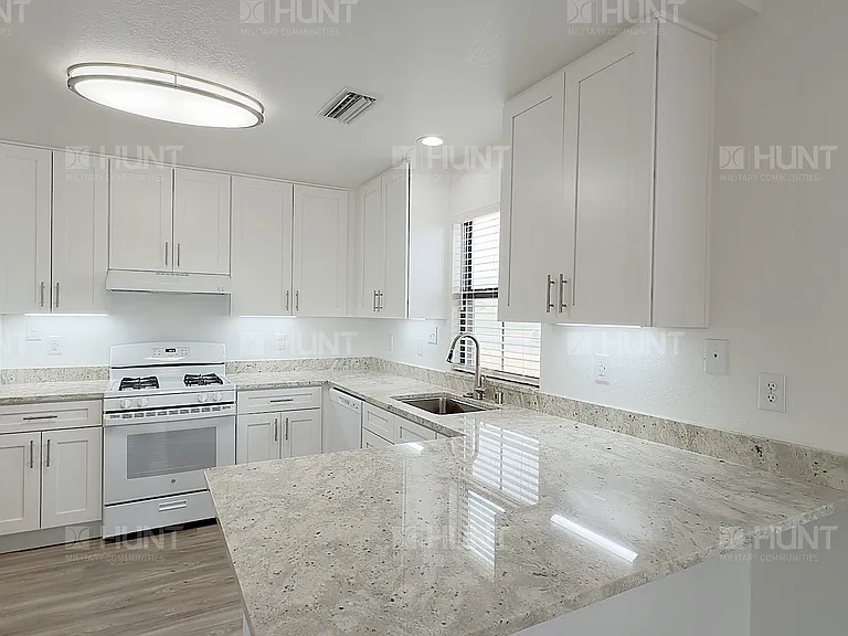 7808A Juniper Ct SE — Photo 5