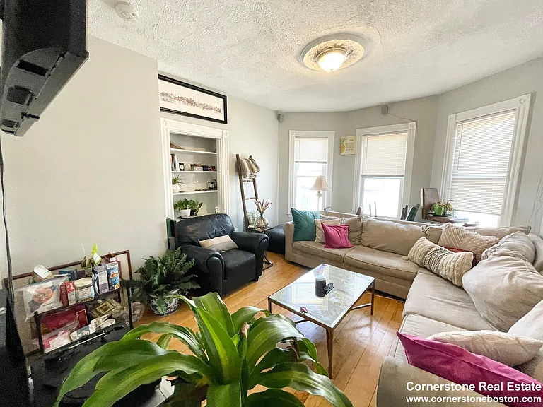 24 Pond St #3 — Photo 2