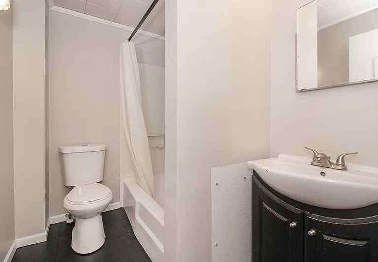 838 Hazel St — Photo 12