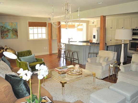 Den & Open Kitchen