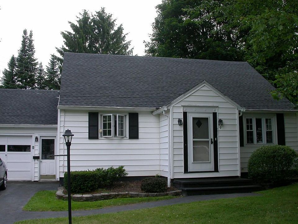 1st image of 9 Berkley Dr