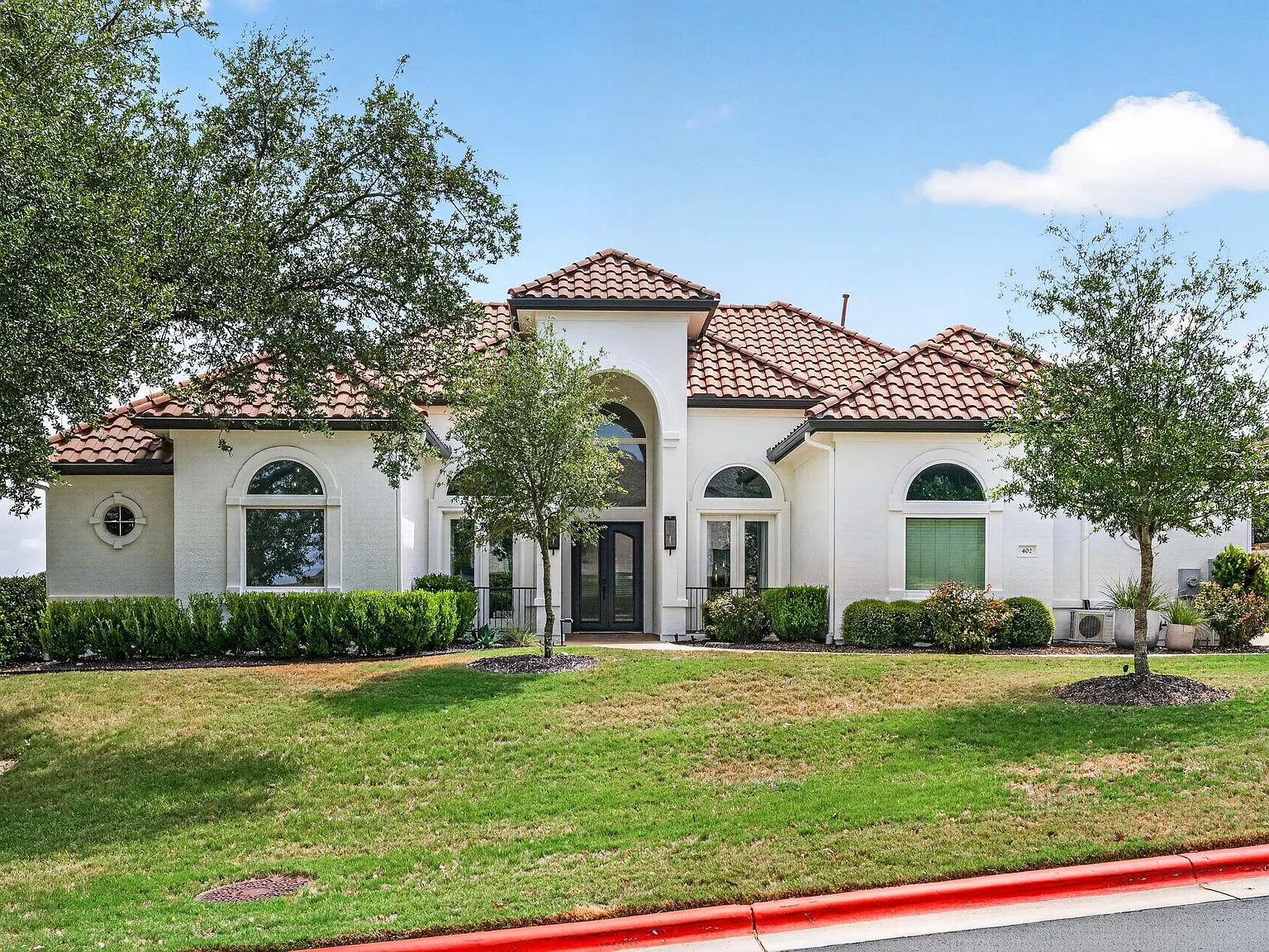 4 bed, 3.5 bath, 3412 sqft, $5,500 — Photo 1