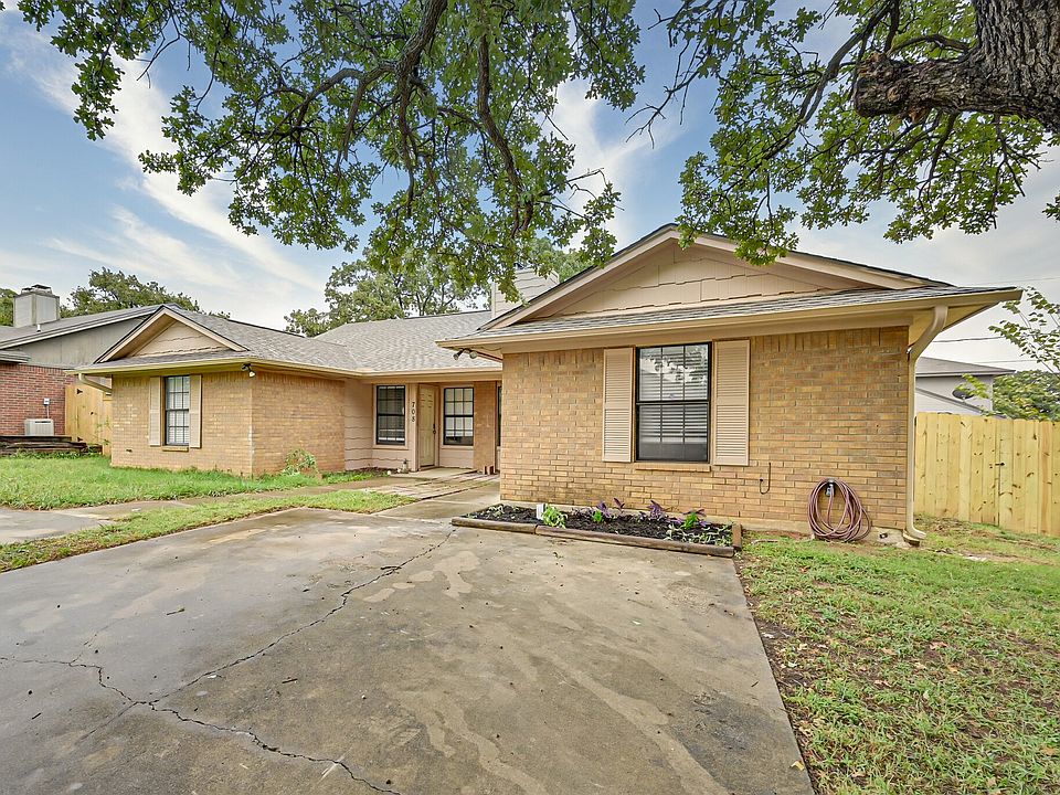 1st image of 706 Woodland Ct