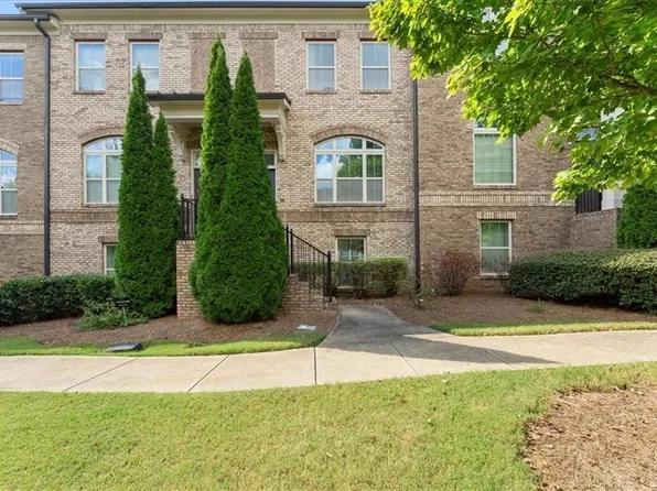 7528 Highlands Pt, Sandy Springs, GA 30328