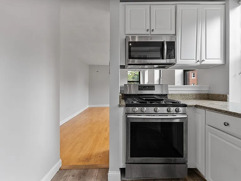 30 Main St #12 — Photo 3