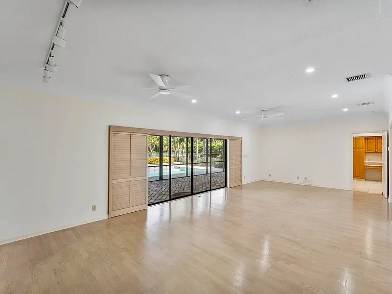 1851 Thatch Palm Dr — Photo 10