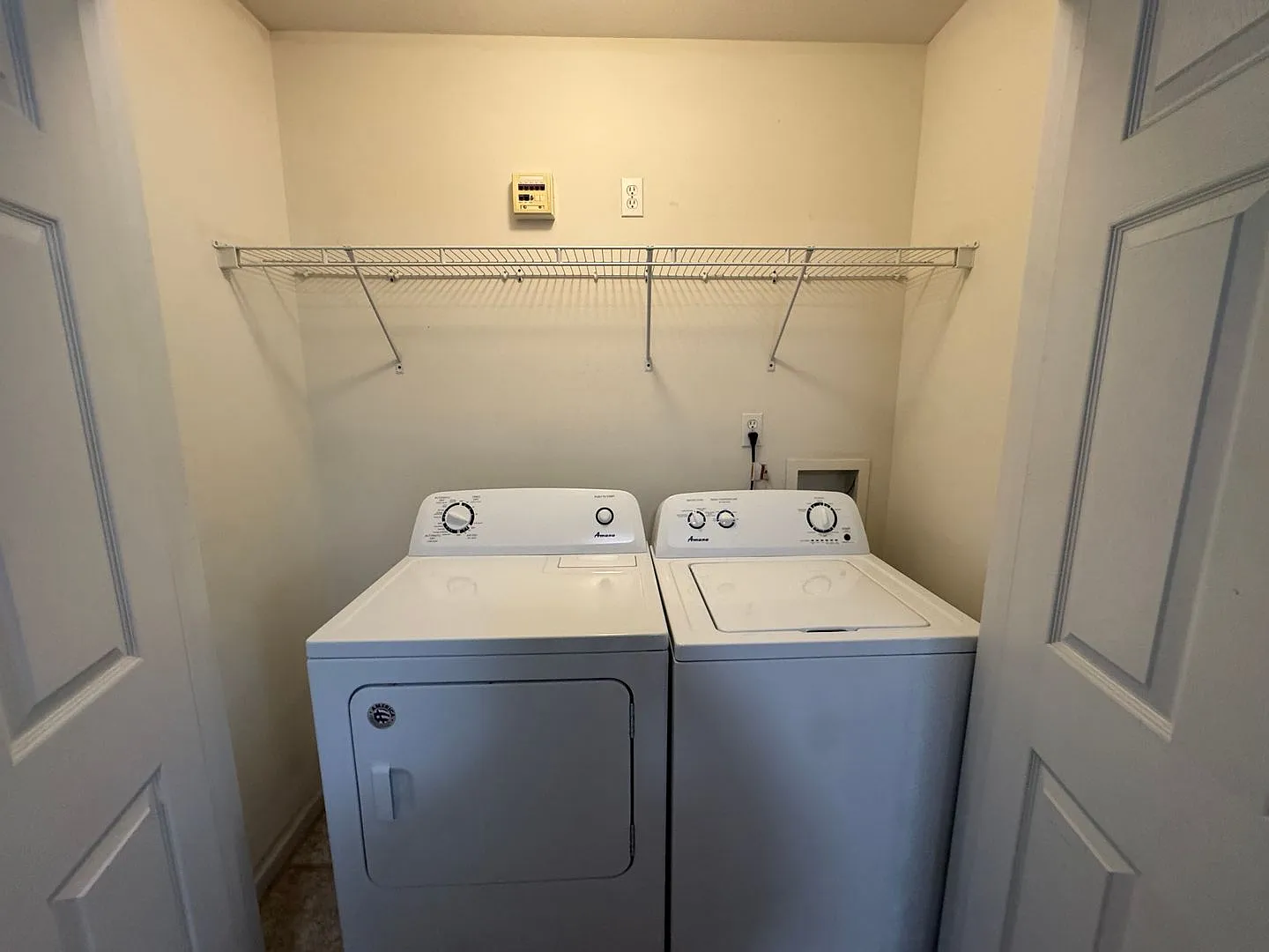 3 Bedrooms & 2 Bath — Photo 4