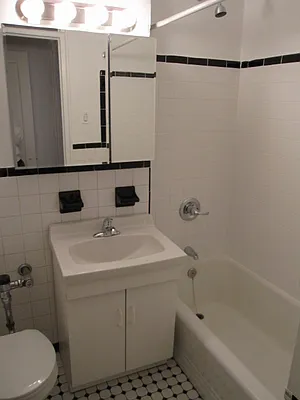 Rented by Sol Shamilzadeh, Lreb | media 15