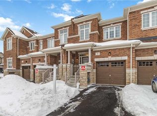 8 Lidstone St, Cambridge, ON N1T0G2