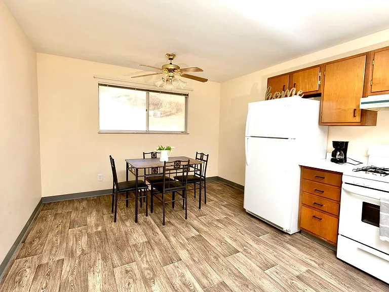 32 McElree Rd #B4 — Photo 5