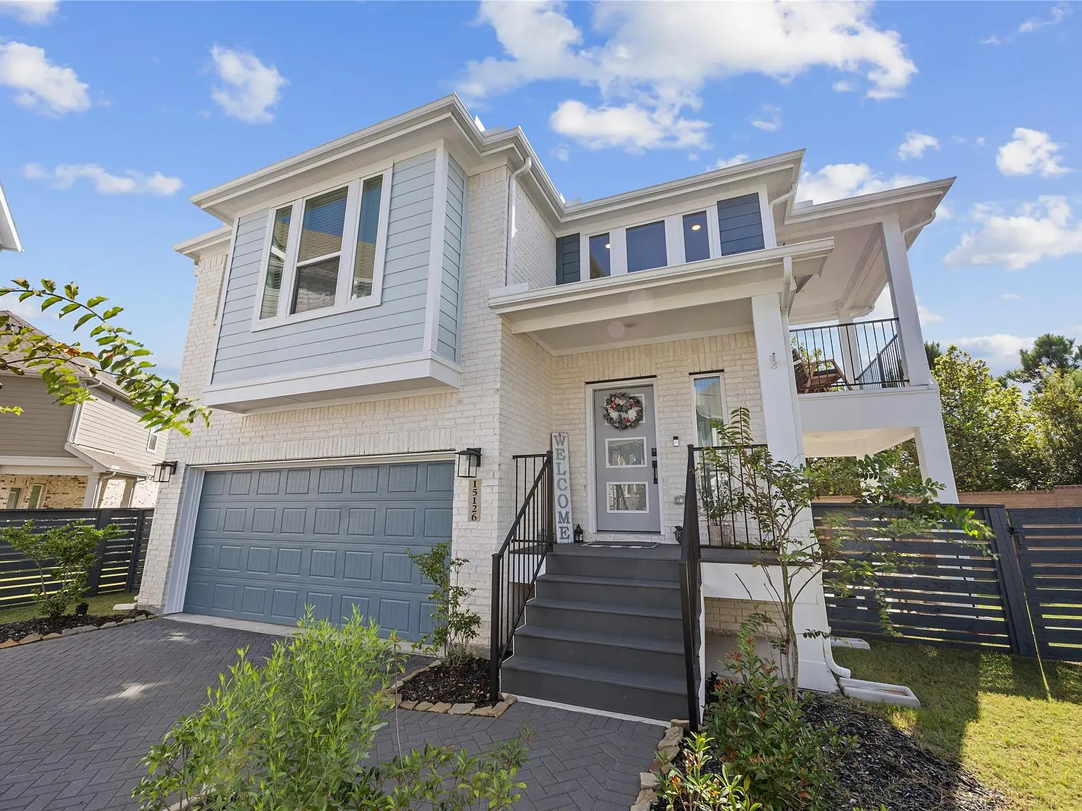 3 bed, 2.0 bath, 1922 sqft, $2,700 — Photo 2