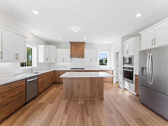 5th image of 2031 Avon Ln