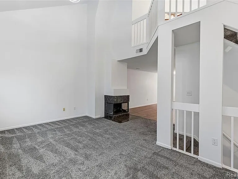 1548 Maryland Club Dr — Photo 1