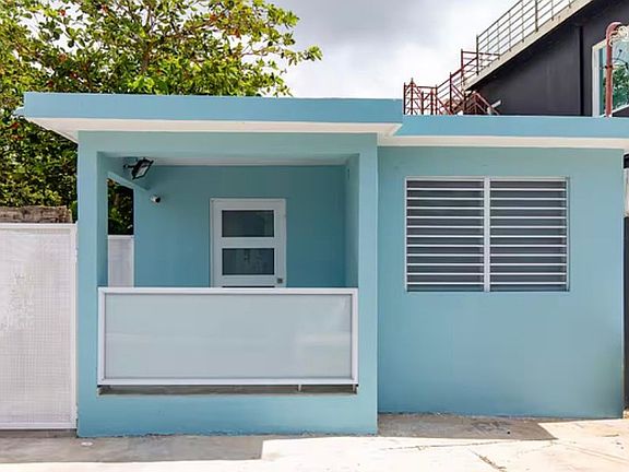2nd image of Veve Calzada #4