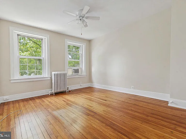 2237 Hall Pl NW — Photo 11