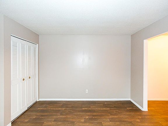 5th image of 4125 S Thompson St #4124-03