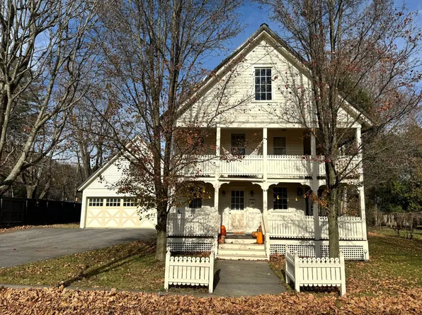 44 Walnut St, Cooperstown, NY 13326