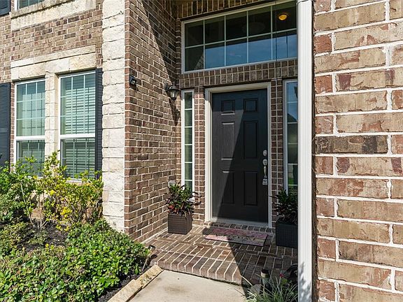 4th image of 4123 Longwood Dr