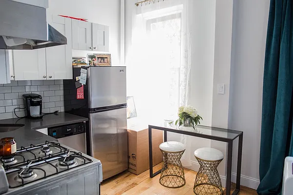 Rented by Immac Realty | media 17