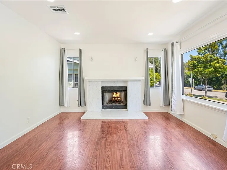 636 NW Pioneer Dr #1 — Photo 7